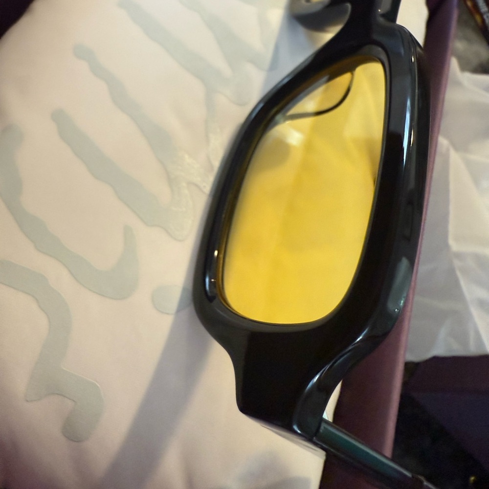 Bonnie and Clyde Black and Yellow Rectangular Sunglasses - Picture 6 of 7